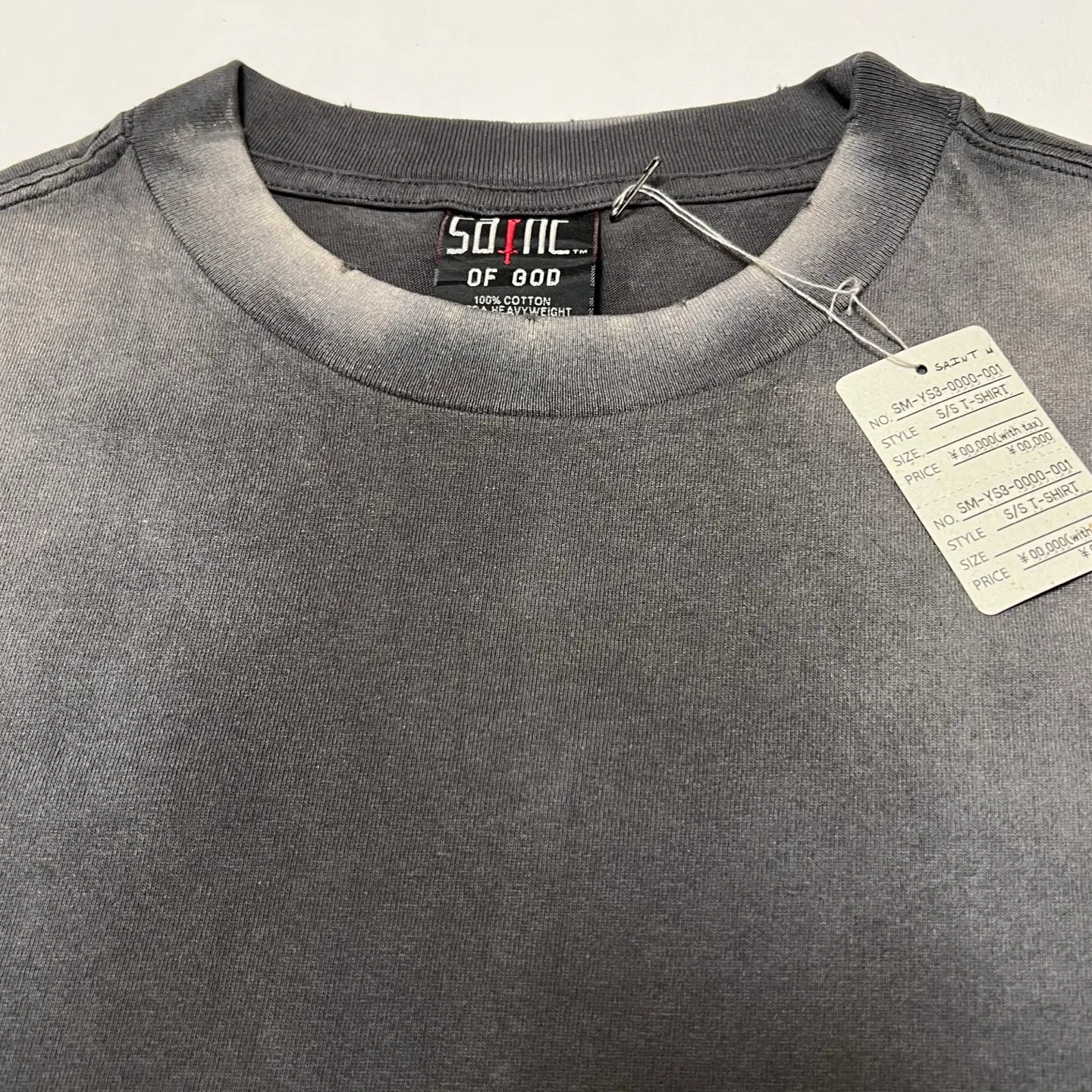 SAINT Mxxxxxx × FEAR OF GOD FG_SS TEE/SNT OF GOD/BLK 25SS Heavy FOG collaboration SAINT OF GOD prayer short sleeves Washed black S-XL This season's heavy collaboration FOG manager JERRY personally carries the goods SAINT OF GOD series collaboration has gained quite a buzz Customized original co-branded main label/wash label Top-notch printing technology Uses front and rear silver sand and cracked pulp Deep restoration